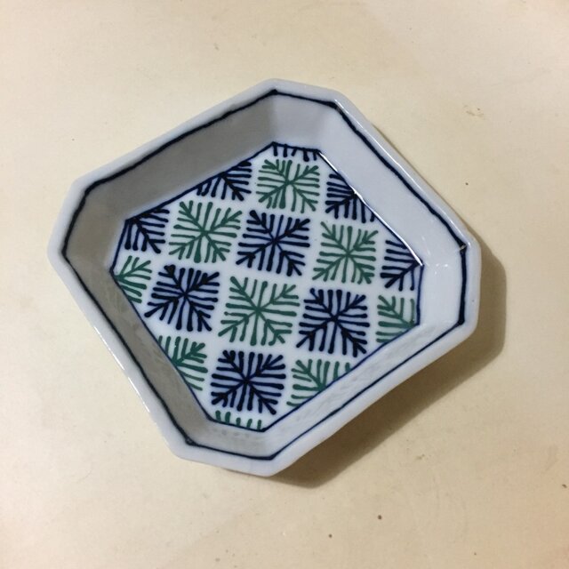 Z226 磁器染付角小皿