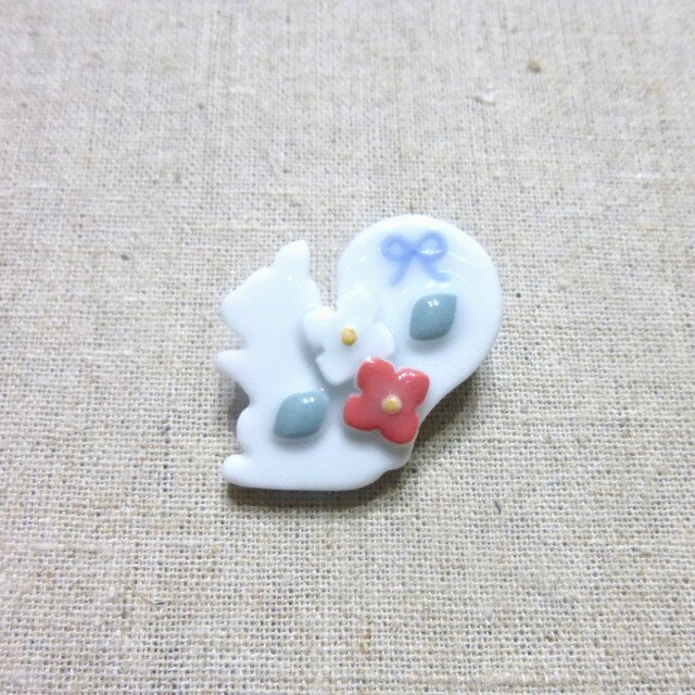 小花りすブローチの画像1枚目