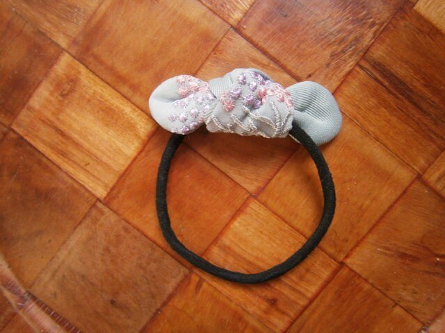 刺繍のリボン・ヘアゴム♪の画像1枚目