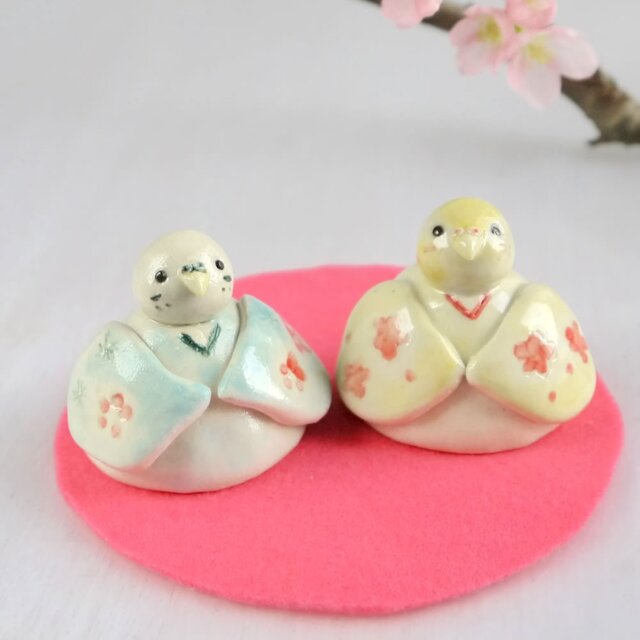 セキセイインコのお雛様(小鳥の陶器の置物)の画像1枚目