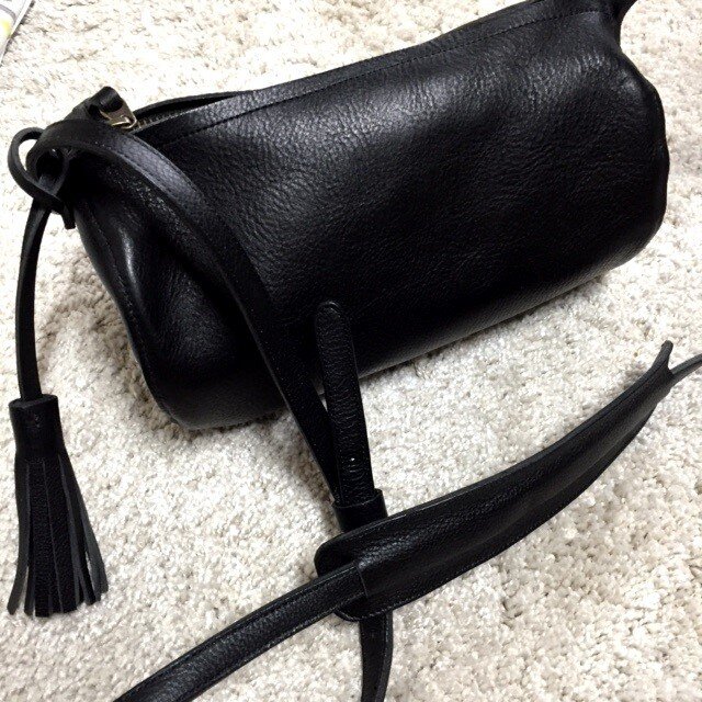 キヨ様オーダー分・イタリンレザーの筒形ブラックポシェット