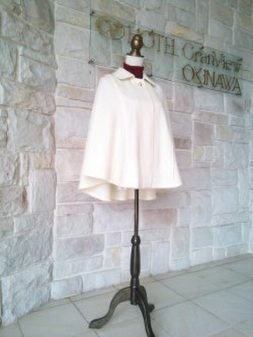 【プリンセス　ケープコート】　ホワイトクリーム×シャンパンゴールドボタン