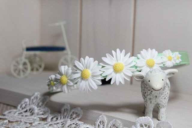 お花畑のカチューシャ(パステルグリーン)の画像1枚目