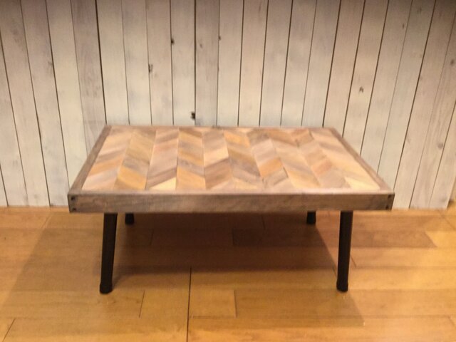 スクラップウッドのヘリンボーンローテーブル（折りたたみテーブル 
