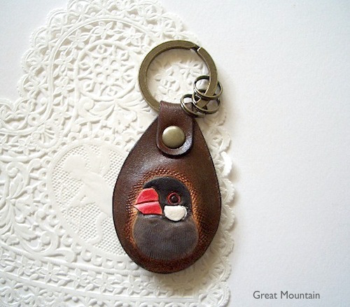 桜文鳥 文鳥 革 キーホルダー 鳥グッズ レザー | iichi 日々の暮らしを