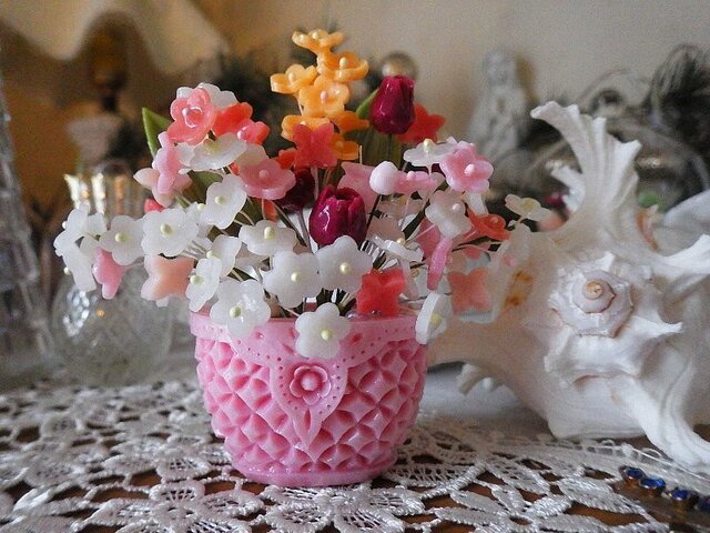小さな石鹸かごに花盛り（モリモリタイプ）。ソープカービング | iichi