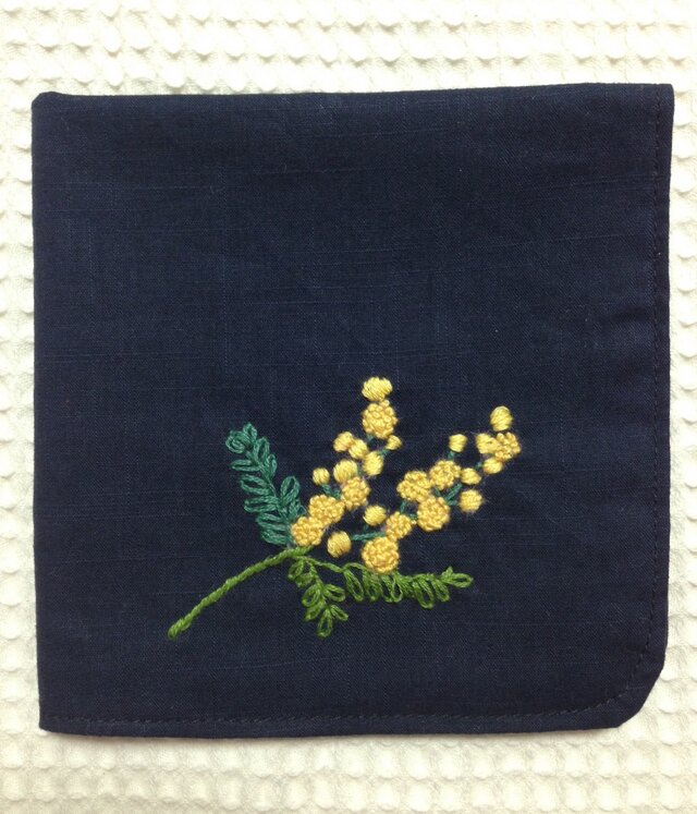 コットンの刺繍ハンカチ☆ミモザの画像1枚目