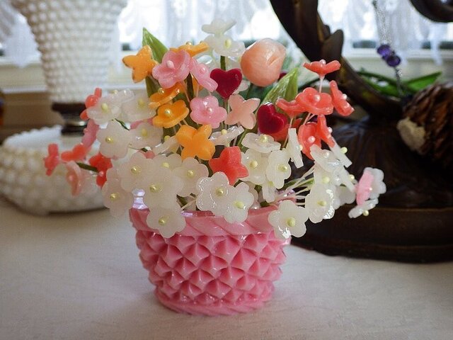 小さな石鹸かごに花盛り(モリモリタイプ)。ソープカービングの画像1枚目