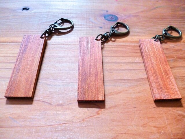 キーホルダー(国産ケヤキ材)の画像1枚目