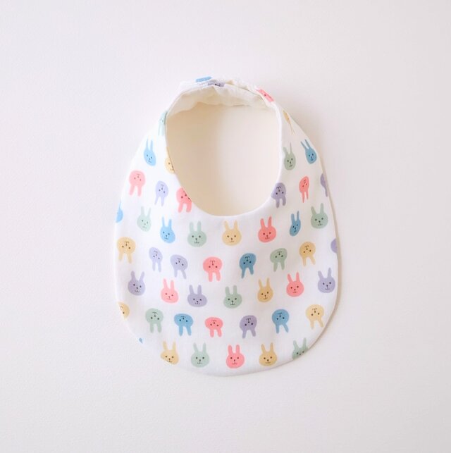 《ふんわり撥水スタイ》うさぎ・カラフル