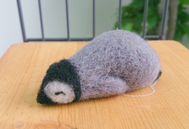 ペンギンだって眠いんです「たれぺんぎん」の画像1枚目
