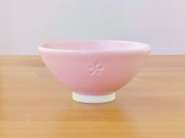 小花のご飯茶碗(桜色)の画像1枚目