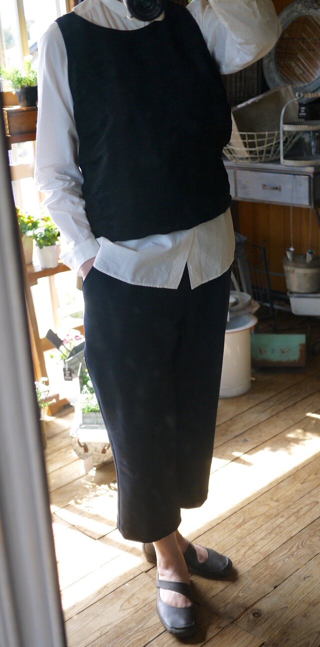 濃紺ジャージニットクロップドパンツの画像1枚目