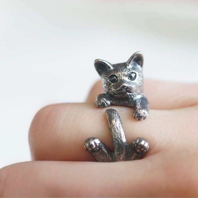 naturama指に巻きつく猫リング　猫　ねずみ　指輪k24 塗装　アンティーク