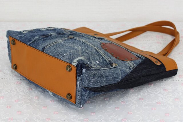 ボトムス＆キャメルカラーのレザートートバッグ | iichi 日々の暮らし