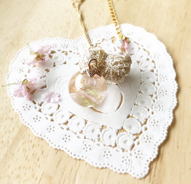 さくらまもり*』桜とペリドットとスワロフスキーの桜ウォータードーム