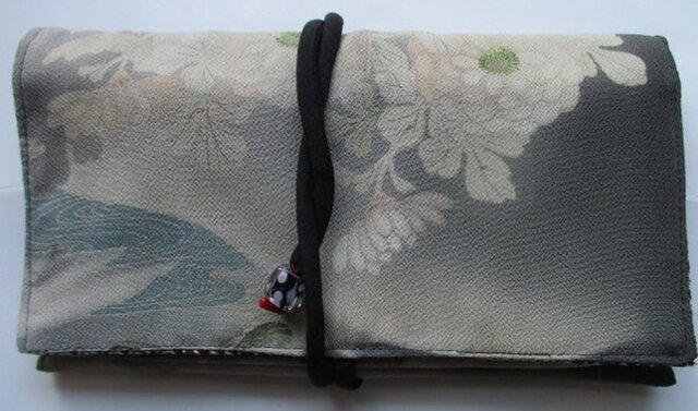 着物リメイク 色留袖で作った和風財布 2332の画像1枚目