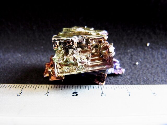 ビスマス結晶 おまけ付き i8 | iichi 日々の暮らしを心地よくする