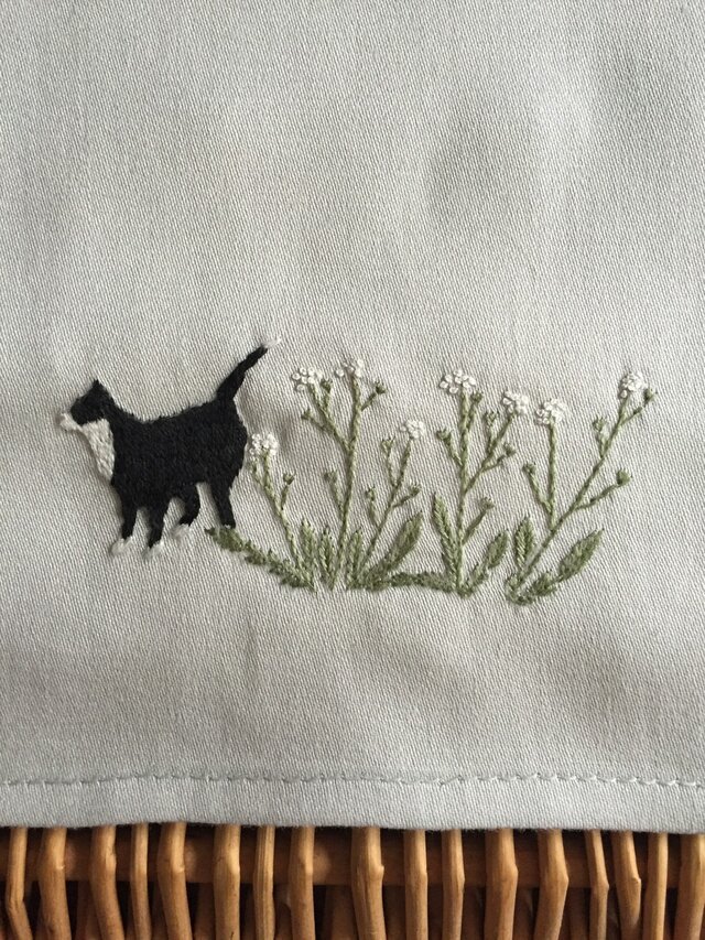 ハンカチ 猫となずな