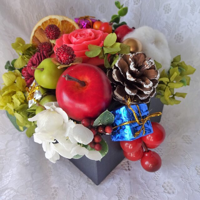 石鹸彫刻 香る花クリスマスアレンジの画像1枚目