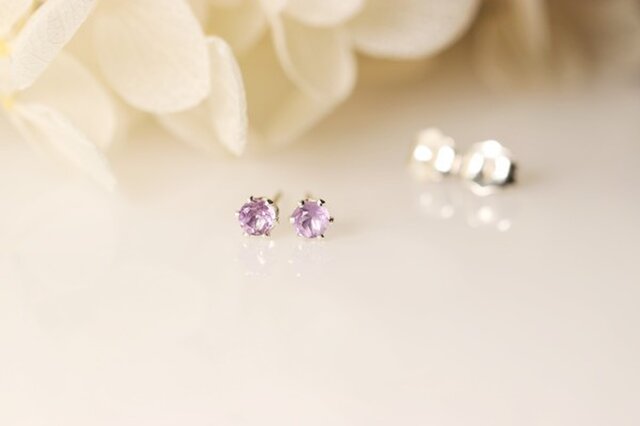 ベビーアメジストのスタッドピアス 3mm 2月誕生石の画像1枚目