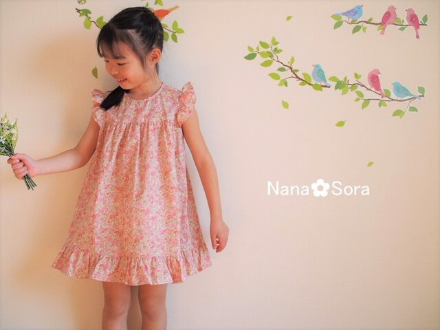 size100 ひらひらフリルのチュニックワンピース 花柄ピンクの画像1枚目