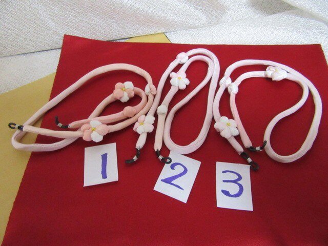 メガネ紐 グラスコード チェーン 着物地 ピンク Iichi ハンドメイド クラフト作品 手仕事品の通販