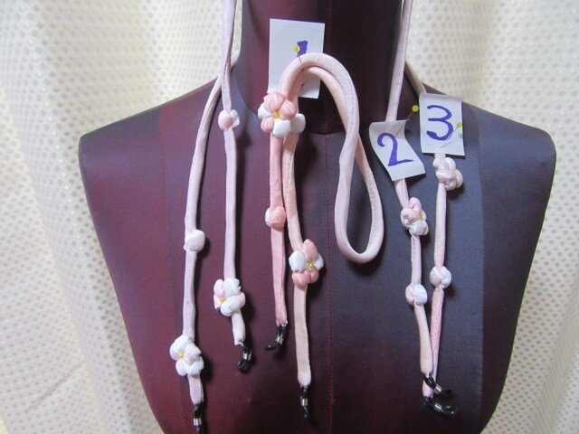 メガネ紐 グラスコード チェーン 着物地 ピンク Iichi ハンドメイド クラフト作品 手仕事品の通販