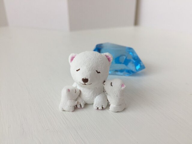 ハンドメイド　シロクマの親子と雪の結晶のストラップ　ファスナーチャームにも変更可 ハンドメイド シロクマの親子と雪の結晶のストラップ ファスナー
