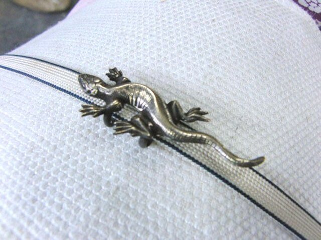 真鍮ブラス製 蜥蜴/トカゲデザイン帯留め 着物や浴衣の帯締め飾り・ブレスレット飾りにの画像1枚目