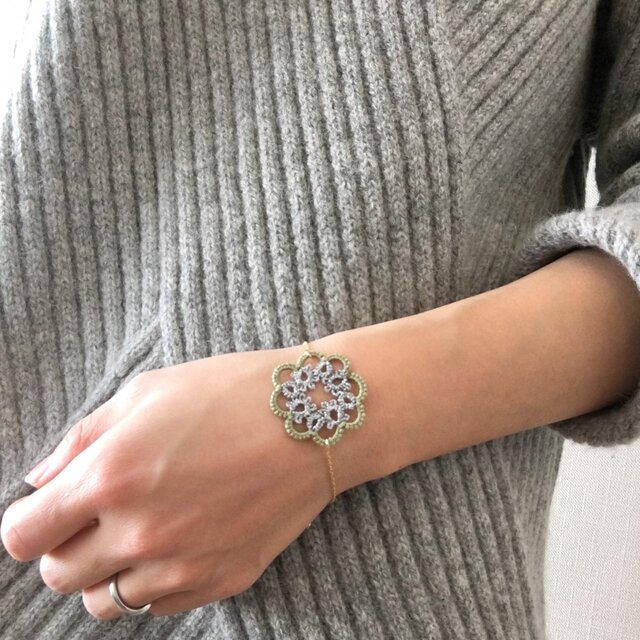 tatting lace bracelet【circle】の画像1枚目