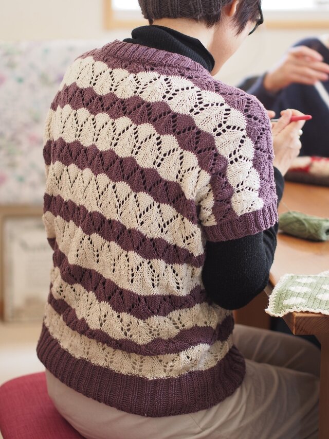 【編み図】透かし編みのボーダープルオーバー