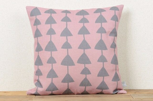 クッションカバー 45×45cm 北欧風 ピンク トライアングル コネクト jubileecushioncc101ymの画像1枚目