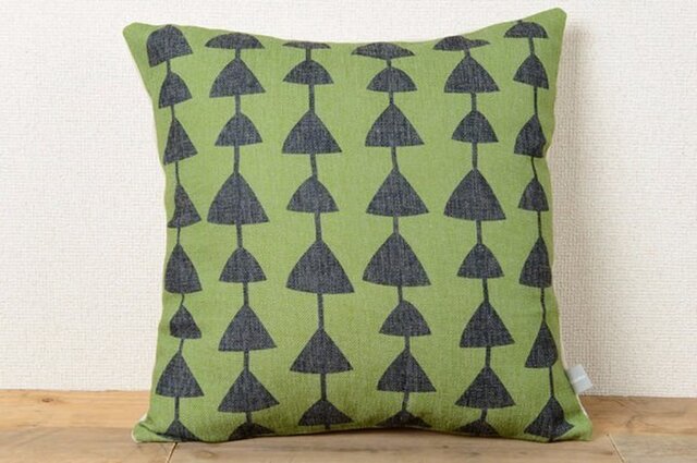 クッションカバー 45×45cm 北欧風 グリーン トライアングル コネクト jubileecushioncc100ymの画像1枚目