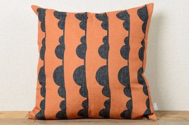 クッションカバー 45×45cm 北欧風 オレンジクラウドライン 天然リネン jubileecushioncc094ymの画像1枚目