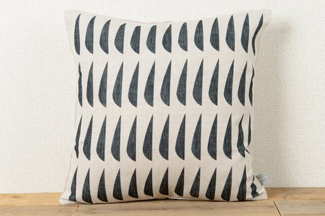 クッションカバー 45×45cm 北欧デザイン 天然リネン ブラックフィッシュjubileecushioncc046ymの画像1枚目