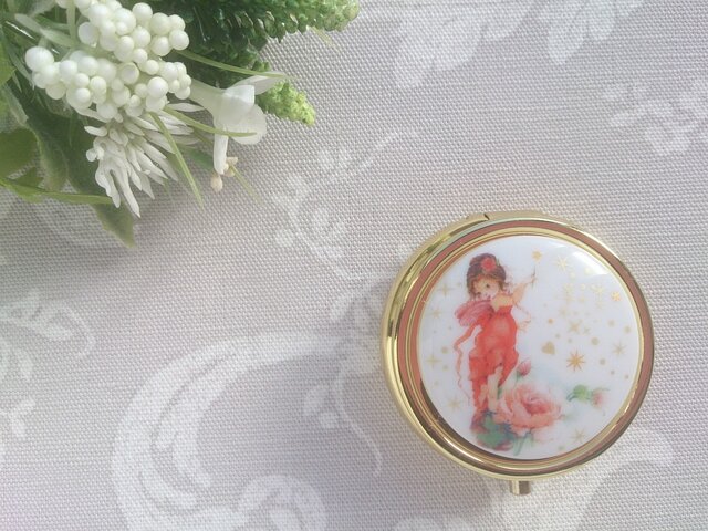 薔薇の妖精 コンパクトミラー付きケースの画像1枚目