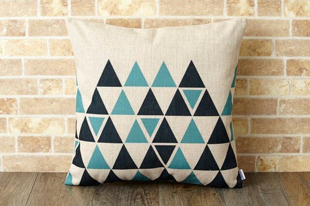 クッションカバー 45×45cm 北欧柄 天然リネン ミントトライアングル jubileecushionse365aの画像1枚目