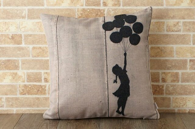 クッションカバー 45×45cm Banksy インテリア バルーンガール jubileecushionba016の画像1枚目