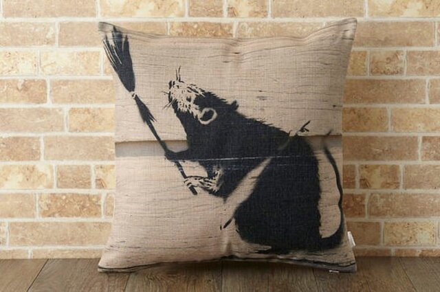 クッションカバー 45×45cm Banksy マウススイーパー jubileecushionba007の画像1枚目