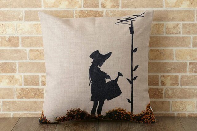 クッションカバー 45×45cm Banksy ガールポワウォーター jubileecushionba003の画像1枚目