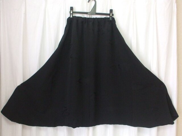 在庫処分 三角の形がドレープになるサルエルパンツ 絹 | iichi