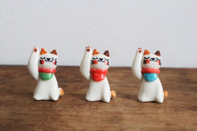 小さな招き猫 ( 前掛け )の画像1枚目