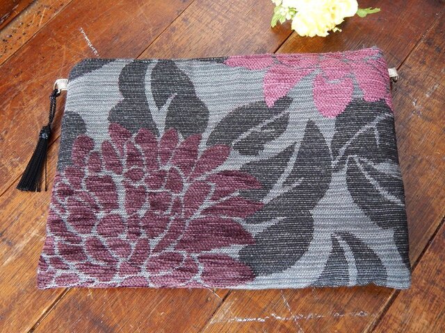 キルトショルダーバッグ グレーxフラワー | iichi 日々の暮らしを