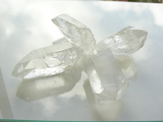 300g】 アーカンソー州産 ミニ水晶ポイント | iichi 日々の暮らしを