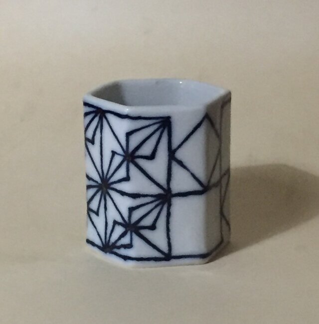 Z044 磁器染付酒杯(筒杯、ショットカップ)の画像1枚目