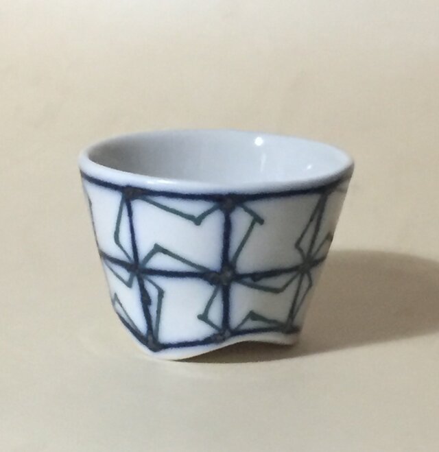 Z049 磁器染付酒杯(猪口、ぐい飲み)の画像1枚目