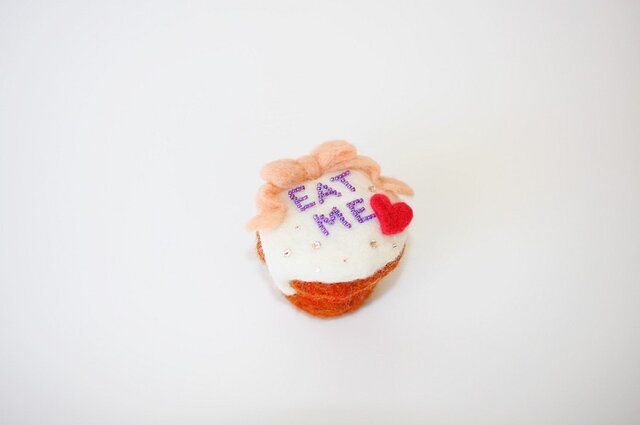 EAT ME magnet(Wonderland展より)の画像1枚目