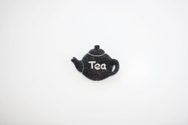 Tea pot brooch・BK(Wonderland展より)の画像1枚目