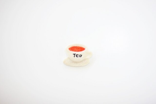 Tea pot brooch・WH(Wonderland展より)の画像1枚目
